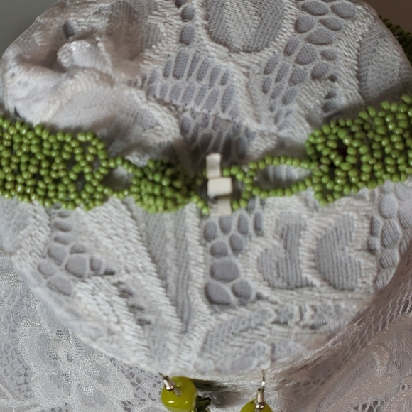 Green Seedbead Necklace and Earring Ser - Picture 3 of 4